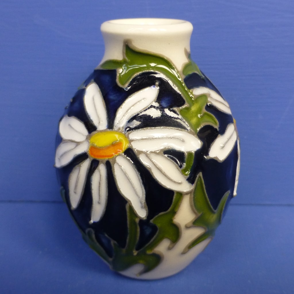 Moorcroft Miniature Vase Flower Of The Month (April) Daisy By Nico