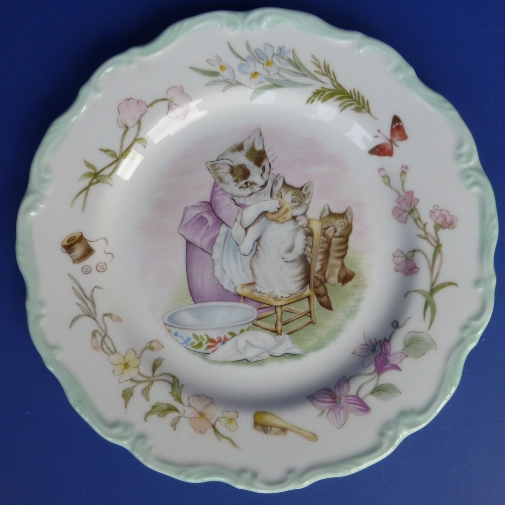   ロイヤルアルバート　Tom Kitten Tom Kitten (Large Size) – Royal Albert – Beatrix Potter Figurine