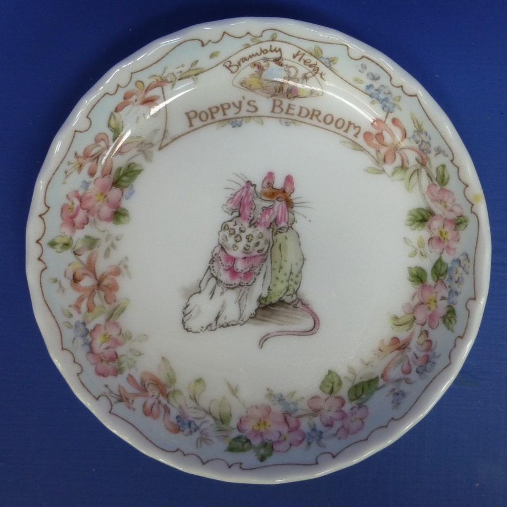 ロイヤルドルトン ブランブリーヘッジ poppy's bedroom プレート ロイヤルドルトン ブランブリーヘッジ poppy's bedroom プレート