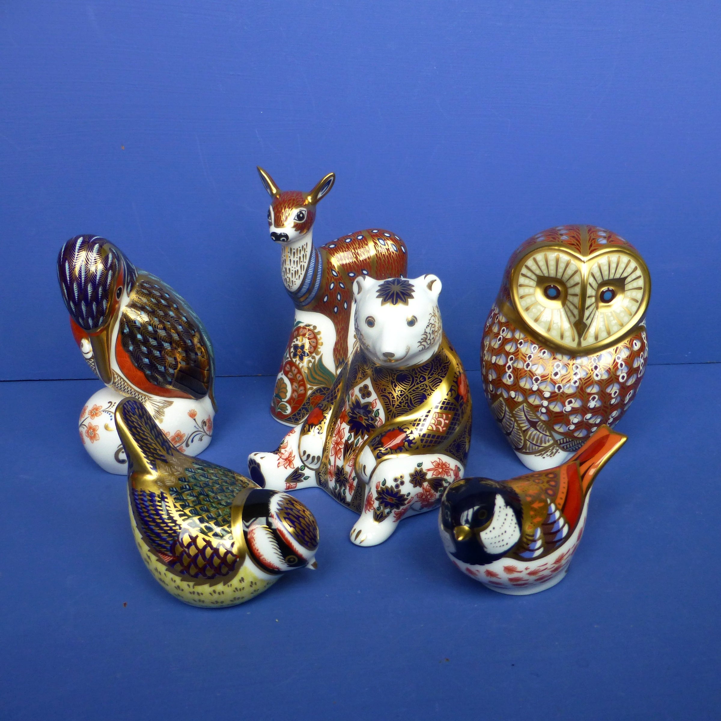 工芸品  Crown Derby Sitting Pig Two Royal Crown Derby boxed paperweights: Sitting Pig with red